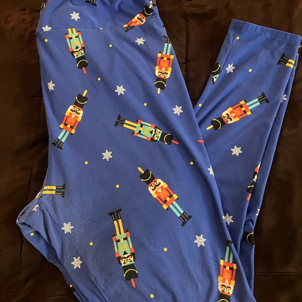 LuLaRoe TC2 Festive Blue Leggings with Nutcracker Design. Excellent condition.